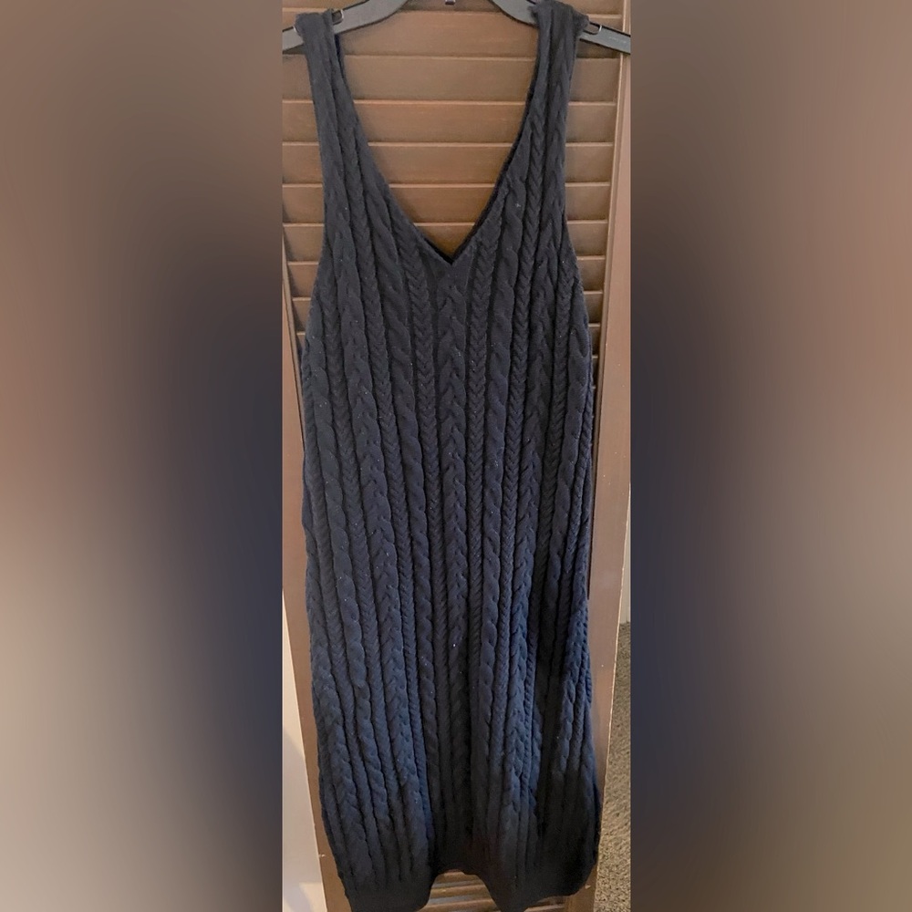 MILA Sz XL Black 100% cotton cable knit v-neck dress